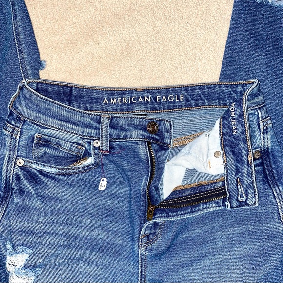 American Eagle Mom Jeans Ripped/Distressed - Picture 2 of 4